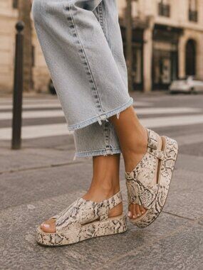 Matisse x AmuseSociety Runway Platform Sandal in Snakeskin 9 70s Boho Animal Y2K